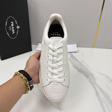 💋💍P家 最新单品运动鞋板鞋系列 Court 运动鞋,传承经典设计 鞋面简单车线工艺,内里超软羊皮,侧 💋💍P家 最新单品运动鞋板鞋系列 Court 运动鞋,传承经典设计 鞋面简单车线工艺,内里超软羊皮,侧