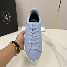 💋💍P家 最新单品运动鞋板鞋系列 Court 运动鞋,传承经典设计 鞋面简单车线工艺,内里超软羊皮,侧 💋💍P家 最新单品运动鞋板鞋系列 Court 运动鞋,传承经典设计 鞋面简单车线工艺,内里超软羊皮,侧
