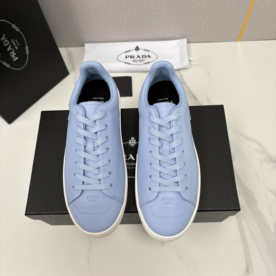 💋💍P家 最新单品运动鞋板鞋系列  Court 运动鞋，传承经典设计 鞋面简单车线工艺，内里超软羊皮，侧