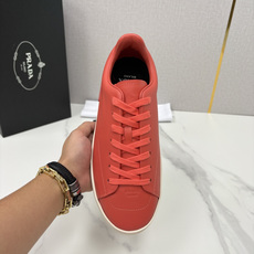 💋💍P家 最新单品运动鞋板鞋系列 Court 运动鞋,传承经典设计 鞋面简单车线工艺,内里超软羊皮,侧 💋💍P家 最新单品运动鞋板鞋系列 Court 运动鞋,传承经典设计 鞋面简单车线工艺,内里超软羊皮,侧