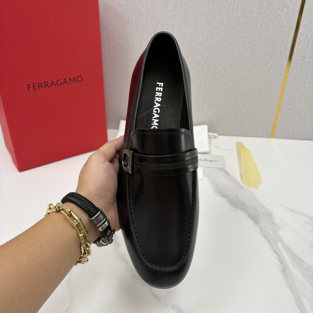 💋💍SF家 菲拉~ 新品GANCINI扣饰男士莫卡新乐福鞋皮鞋 一脚蹬便鞋 官方 7680 这款牛皮乐福鞋 💋💍SF家 菲拉~ 新品GANCINI扣饰男士莫卡新乐福鞋皮鞋 一脚蹬便鞋 官方 7680 这款牛皮乐福鞋