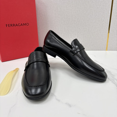💋💍SF家 菲拉~ 新品GANCINI扣饰男士莫卡新乐福鞋皮鞋 一脚蹬便鞋 官方 7680 这款牛皮乐福鞋 💋💍SF家 菲拉~ 新品GANCINI扣饰男士莫卡新乐福鞋皮鞋 一脚蹬便鞋 官方 7680 这款牛皮乐福鞋