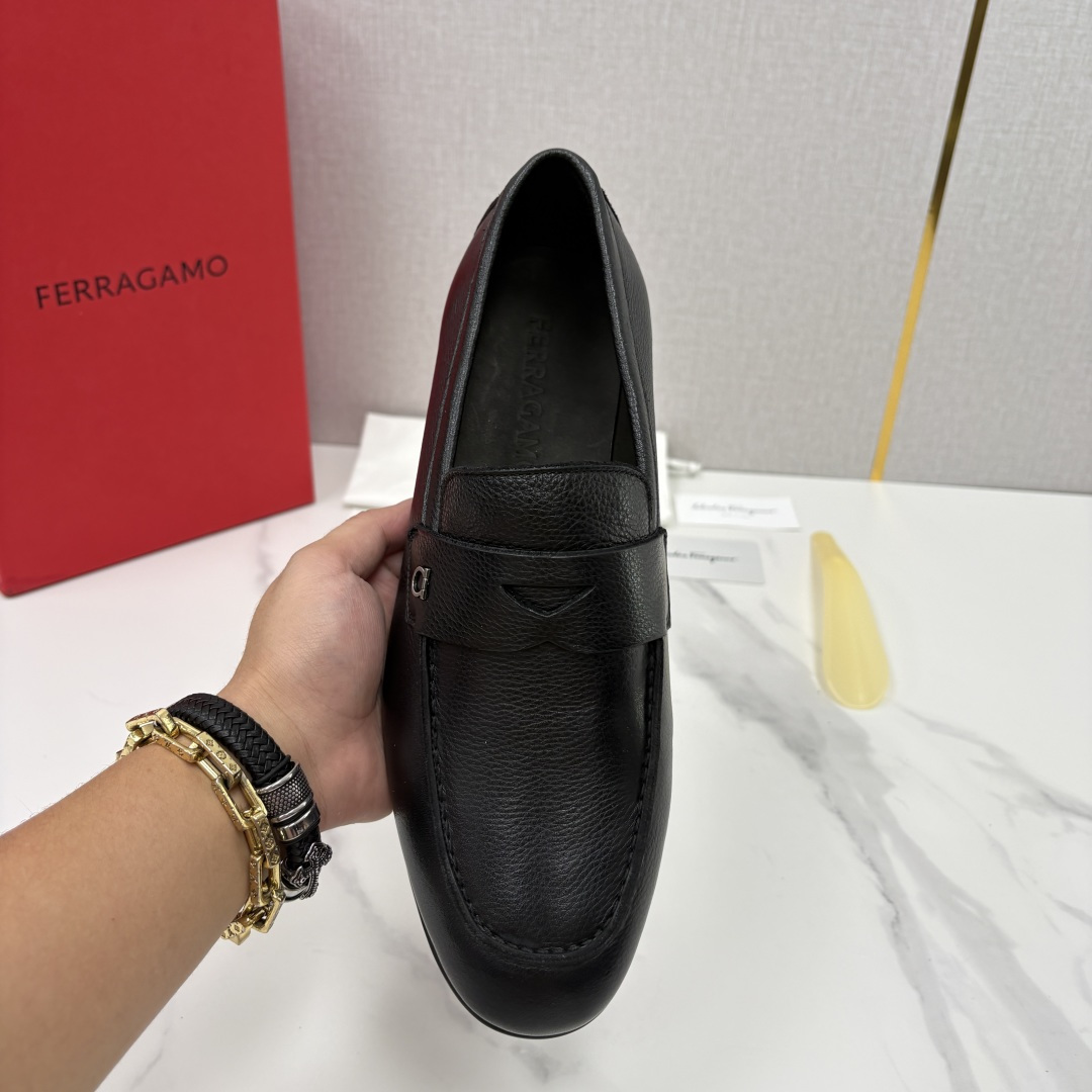 💋💍SF家 菲拉~ 新品GANCINI扣饰男士莫卡新乐福鞋皮鞋 一脚蹬便鞋 官方 7680 这款牛皮乐福鞋 💋💍SF家 菲拉~ 新品GANCINI扣饰男士莫卡新乐福鞋皮鞋 一脚蹬便鞋 官方 7680 这款牛皮乐福鞋