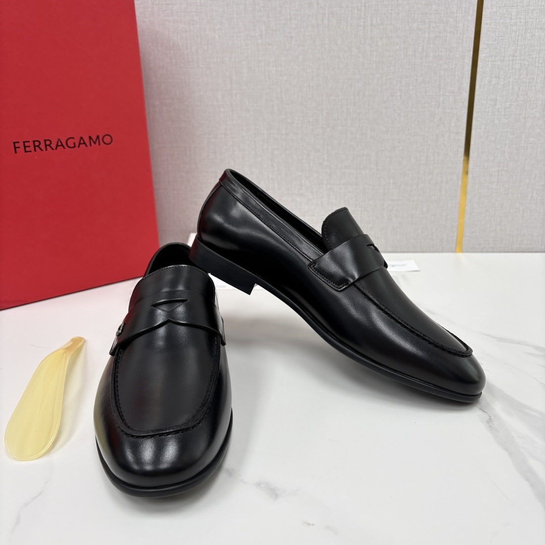💋💍SF家 菲拉～ 新品GANCINI扣饰男士莫卡新乐福鞋皮鞋   一脚蹬便鞋    官方   7680 这款牛皮乐福鞋