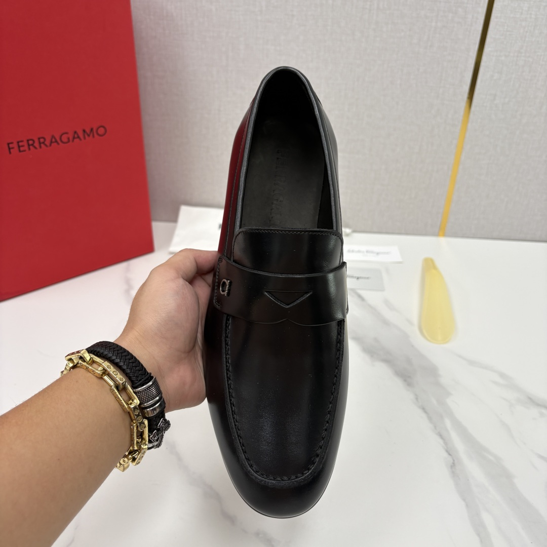 💋💍SF家 菲拉～ 新品GANCINI扣饰男士莫卡新乐福鞋皮鞋   一脚蹬便鞋    官方   7680 这款牛皮乐福鞋