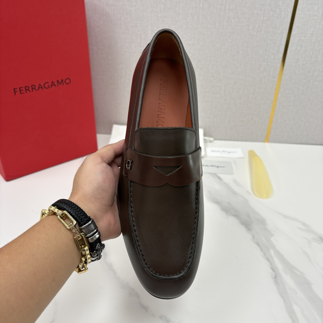 💋💍SF家 菲拉~ 新品GANCINI扣饰男士莫卡新乐福鞋皮鞋 一脚蹬便鞋 官方 7680 这款牛皮乐福鞋 💋💍SF家 菲拉~ 新品GANCINI扣饰男士莫卡新乐福鞋皮鞋 一脚蹬便鞋 官方 7680 这款牛皮乐福鞋