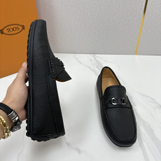 💋💍TOD*S 托德-斯 新品豆豆底乐福鞋系列 意式匠心与舒适美学的融合 TOD*S 作为意大利奢华皮具与鞋履品 💋💍TOD*S 托德-斯 新品豆豆底乐福鞋系列 意式匠心与舒适美学的融合 TOD*S 作为意大利奢华皮具与鞋履品