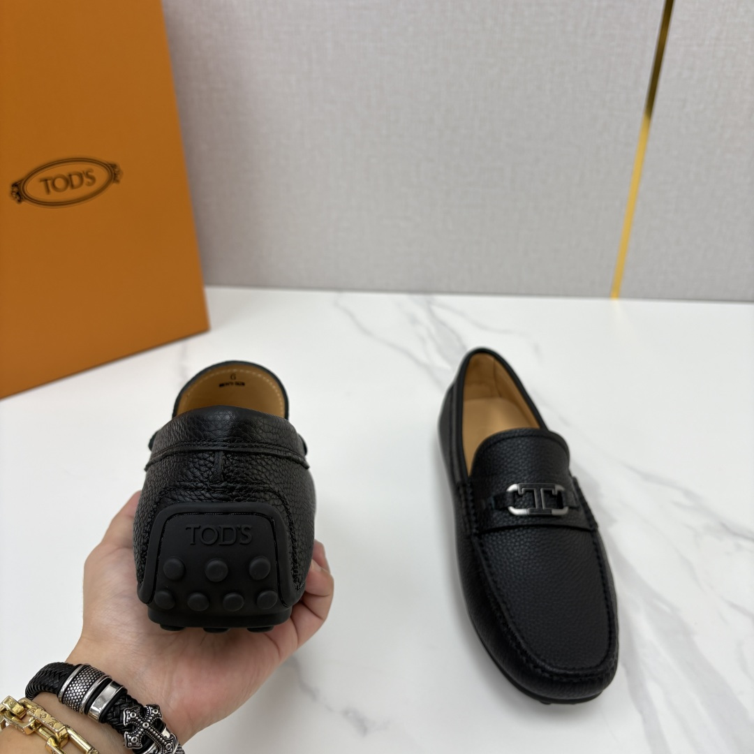 💋💍TOD*S 托德-斯 新品豆豆底乐福鞋系列 意式匠心与舒适美学的融合 TOD*S 作为意大利奢华皮具与鞋履品 💋💍TOD*S 托德-斯 新品豆豆底乐福鞋系列 意式匠心与舒适美学的融合 TOD*S 作为意大利奢华皮具与鞋履品