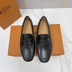 💋💍TOD*S 托德-斯 新品豆豆底乐福鞋系列 意式匠心与舒适美学的融合 TOD*S 作为意大利奢华皮具与鞋履品 💋💍TOD*S 托德-斯 新品豆豆底乐福鞋系列 意式匠心与舒适美学的融合 TOD*S 作为意大利奢华皮具与鞋履品