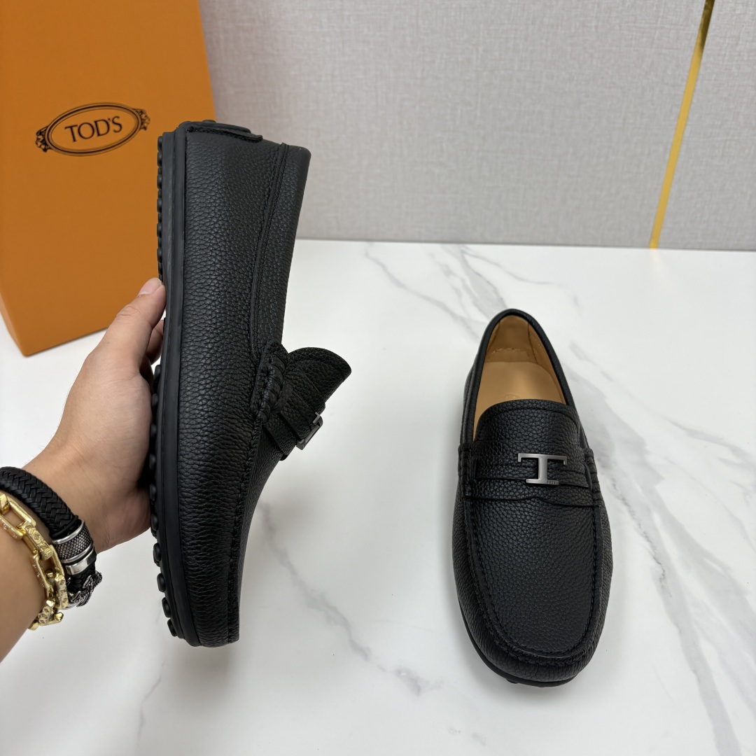 💋💍TOD*S  托德-斯 新品豆豆底乐福鞋系列   意式匠心与舒适美学的融合  TOD*S 作为意大利奢华皮具与鞋履品