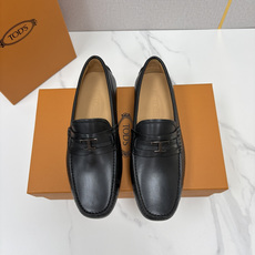 💋💍TOD*S 托德-斯 新品豆豆底乐福鞋系列 意式匠心与舒适美学的融合 TOD*S 作为意大利奢华皮具与鞋履品 💋💍TOD*S 托德-斯 新品豆豆底乐福鞋系列 意式匠心与舒适美学的融合 TOD*S 作为意大利奢华皮具与鞋履品