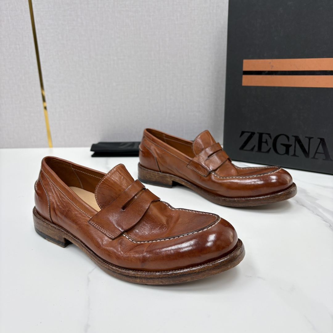 💋💍 Zegn* 杰尼～亚 新款乐福鞋皮鞋 这款 Siena Flex 皮鞋 以开边珠擦色亮皮精心制成，内里黑色头层小牛
