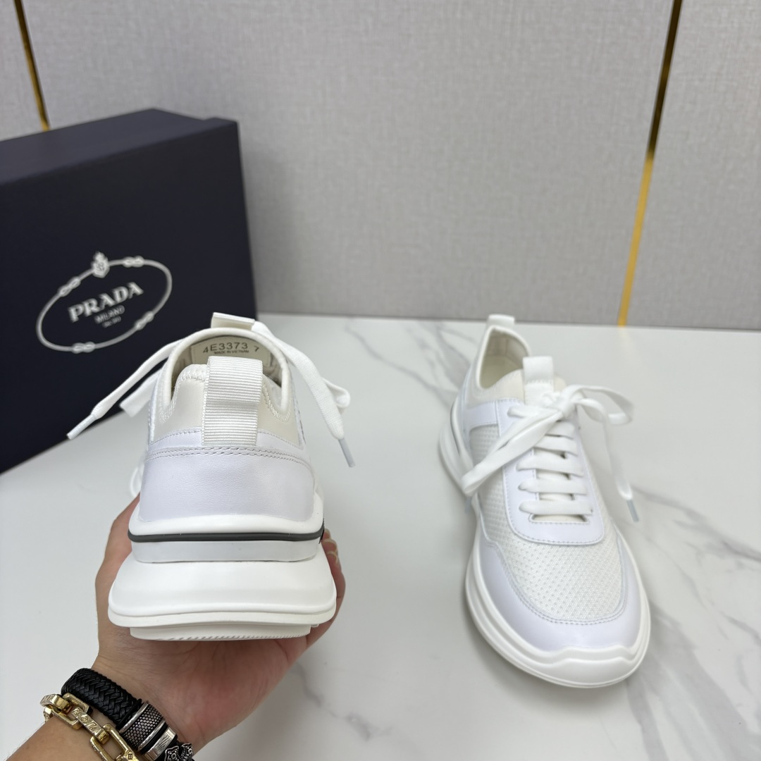 💋💍P 家新品  Prad* 普拉-达   新款男士小牛皮拼网布运动鞋出货！ 莞产猛货。机能风休闲鞋 | 豪门贵公子的“