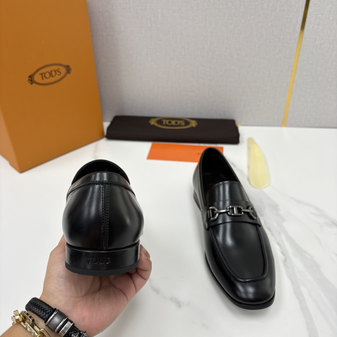 💋💍TOD*S 新品   托德-斯  皮革乐福鞋皮鞋    官方   6,600   本款乐福鞋设计简约优雅， 采用进口