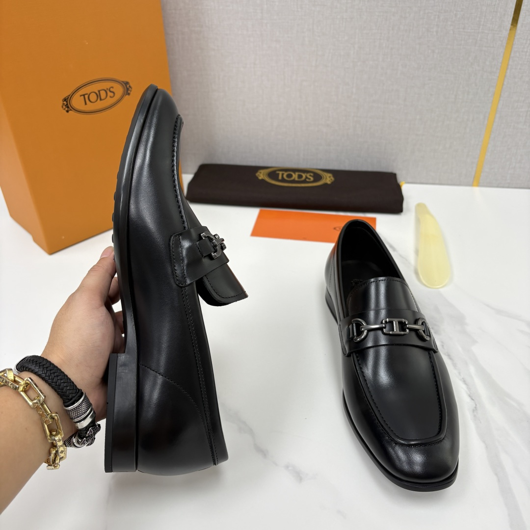💋💍TOD*S 新品   托德-斯  皮革乐福鞋皮鞋    官方   6,600   本款乐福鞋设计简约优雅， 采用进口