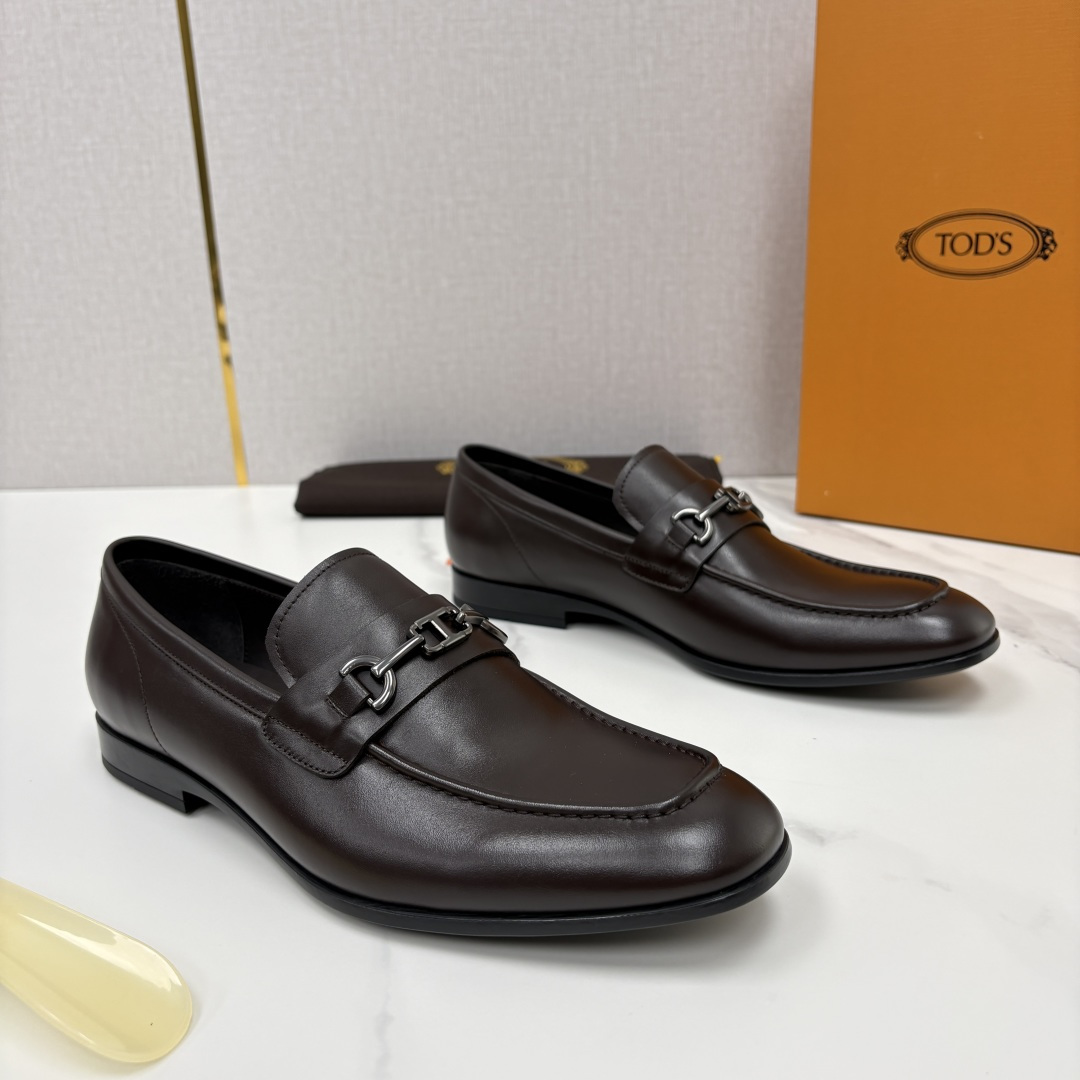 💋💍TOD*S 新品 托德-斯 皮革乐福鞋皮鞋 官方 6,600 本款乐福鞋设计简约优雅, 采用进口 💋💍TOD*S 新品 托德-斯 皮革乐福鞋皮鞋 官方 6,600 本款乐福鞋设计简约优雅, 采用进口