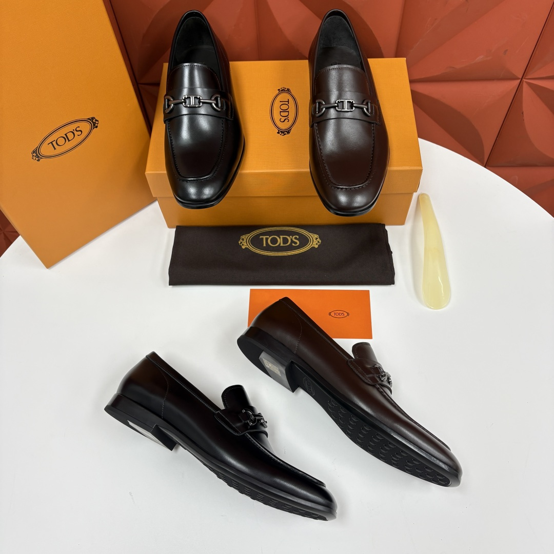 💋💍TOD*S 新品 托德-斯 皮革乐福鞋皮鞋 官方 6,600 本款乐福鞋设计简约优雅, 采用进口 💋💍TOD*S 新品 托德-斯 皮革乐福鞋皮鞋 官方 6,600 本款乐福鞋设计简约优雅, 采用进口