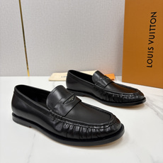 💋💍L家新品 路易-威登(Lou*s Vuitto*)男士新款乐福鞋皮鞋 皮胚皮革质感高级,横带三角印花融合 💋💍L家新品 路易-威登(Lou*s Vuitto*)男士新款乐福鞋皮鞋 皮胚皮革质感高级,横带三角印花融合