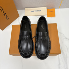 💋💍L家新品 路易-威登(Lou*s Vuitto*)男士新款乐福鞋皮鞋 皮胚皮革质感高级,横带三角印花融合 💋💍L家新品 路易-威登(Lou*s Vuitto*)男士新款乐福鞋皮鞋 皮胚皮革质感高级,横带三角印花融合