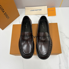 💋💍L家新品 路易-威登(Lou*s Vuitto*)男士新款乐福鞋皮鞋 皮胚皮革质感高级,横带三角印花融合 💋💍L家新品 路易-威登(Lou*s Vuitto*)男士新款乐福鞋皮鞋 皮胚皮革质感高级,横带三角印花融合