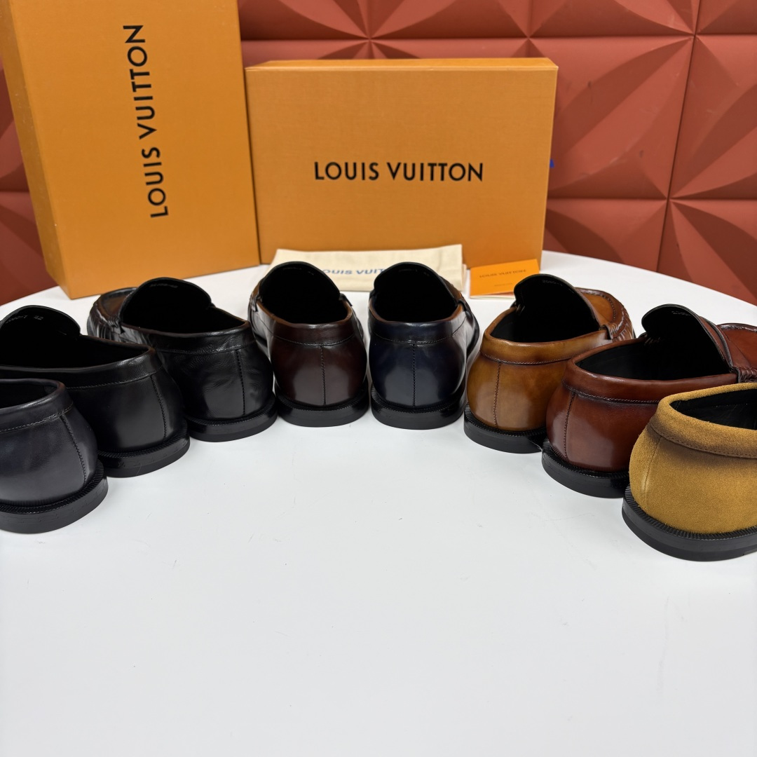 💋💍L家新品    路易-威登（Lou*s Vuitto*）男士新款乐福鞋皮鞋    皮胚皮革质感高级，横带三角印花融合