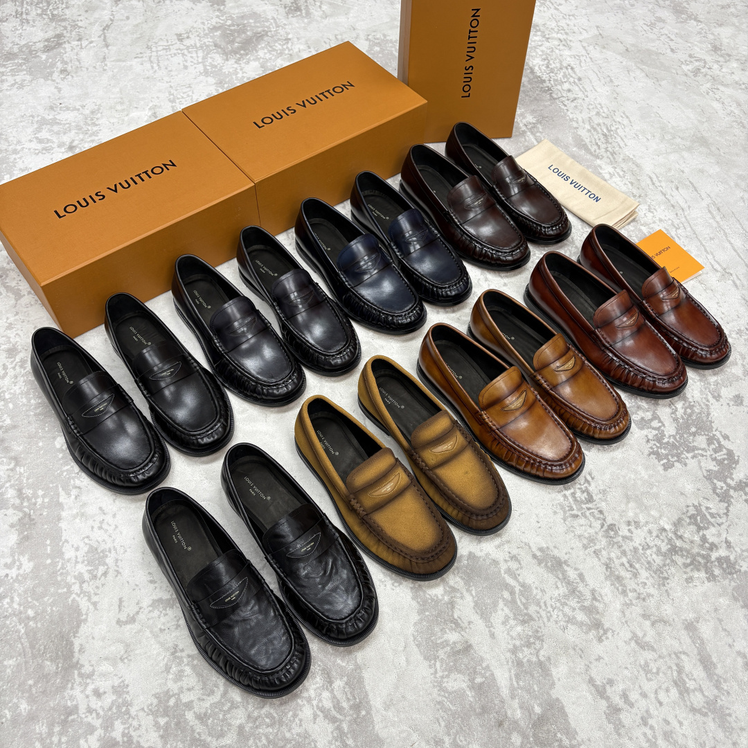 💋💍L家新品    路易-威登（Lou*s Vuitto*）男士新款乐福鞋皮鞋    皮胚皮革质感高级，横带三角印花融合
