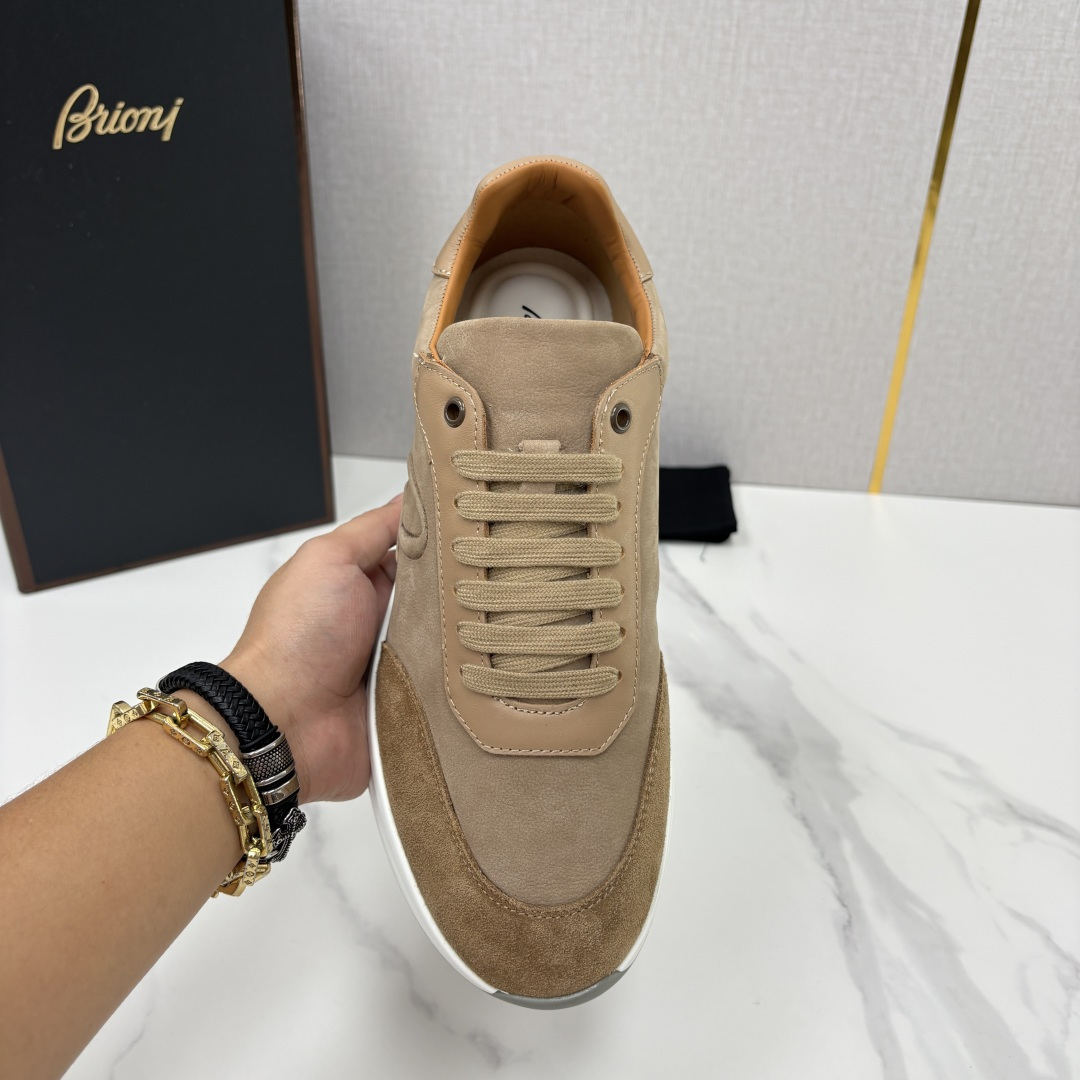 💋💍 Brion* (布里-奥尼) 男士新款轻奢休闲运动鞋 该品牌于1945年创立于意大利罗马的男装奢侈品牌 💋💍 Brion* (布里-奥尼) 男士新款轻奢休闲运动鞋 该品牌于1945年创立于意大利罗马的男装奢侈品牌
