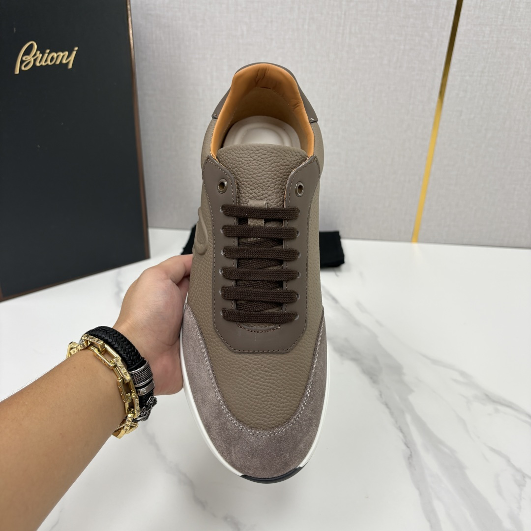 💋💍 Brion* (布里-奥尼) 男士新款轻奢休闲运动鞋 该品牌于1945年创立于意大利罗马的男装奢侈品牌 💋💍 Brion* (布里-奥尼) 男士新款轻奢休闲运动鞋 该品牌于1945年创立于意大利罗马的男装奢侈品牌
