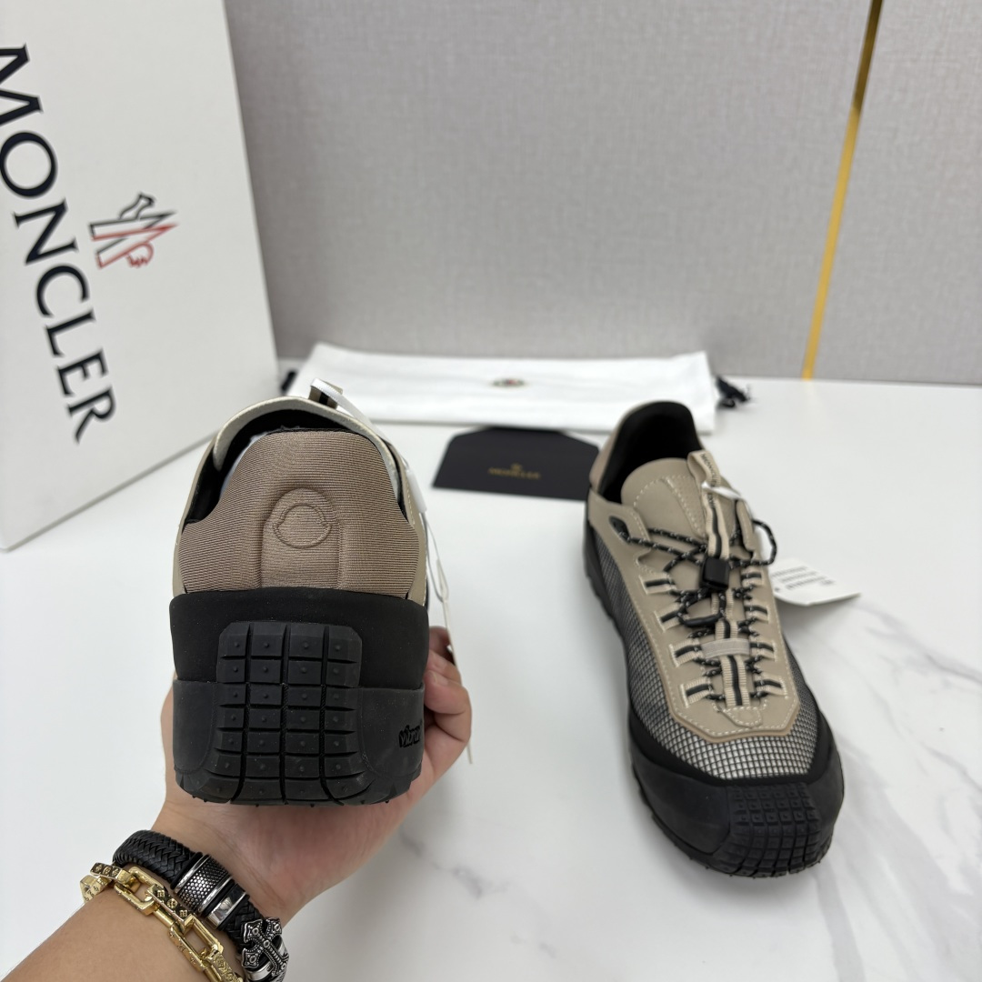 💋💍Moncle* 蒙-口 新品上新 男士运动鞋 官方 此款套穿式运动鞋的灵感源自品牌DNA,加衬元素源自 💋💍Moncle* 蒙-口 新品上新 男士运动鞋 官方 此款套穿式运动鞋的灵感源自品牌DNA,加衬元素源自