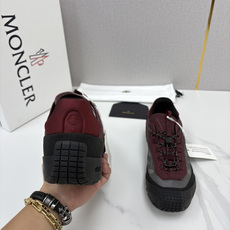 💋💍Moncle* 蒙-口 新品上新 男士运动鞋 官方 此款套穿式运动鞋的灵感源自品牌DNA,加衬元素源自 💋💍Moncle* 蒙-口 新品上新 男士运动鞋 官方 此款套穿式运动鞋的灵感源自品牌DNA,加衬元素源自