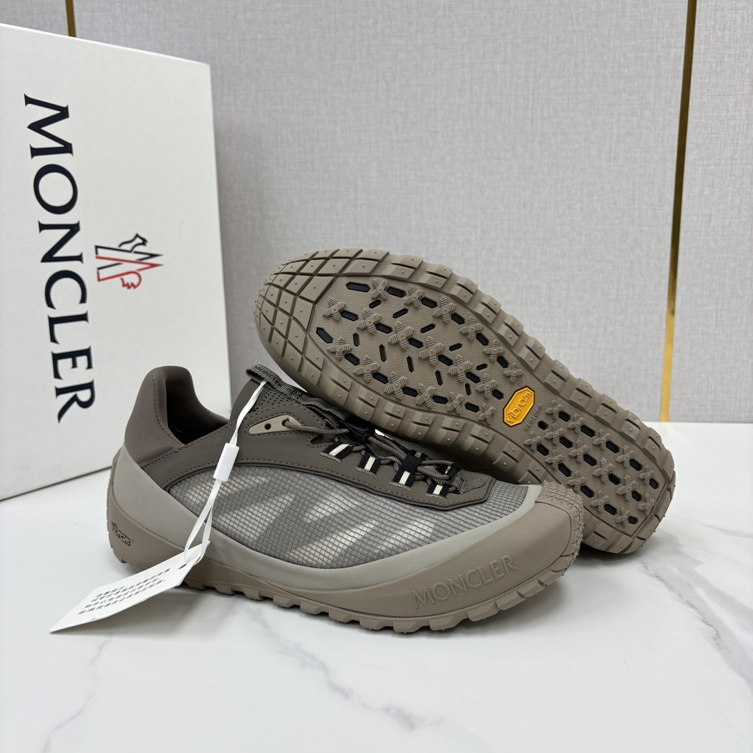💋💍Moncle* 蒙-口 新品上新 男士运动鞋 官方 此款套穿式运动鞋的灵感源自品牌DNA,加衬元素源自 💋💍Moncle* 蒙-口 新品上新 男士运动鞋 官方 此款套穿式运动鞋的灵感源自品牌DNA,加衬元素源自