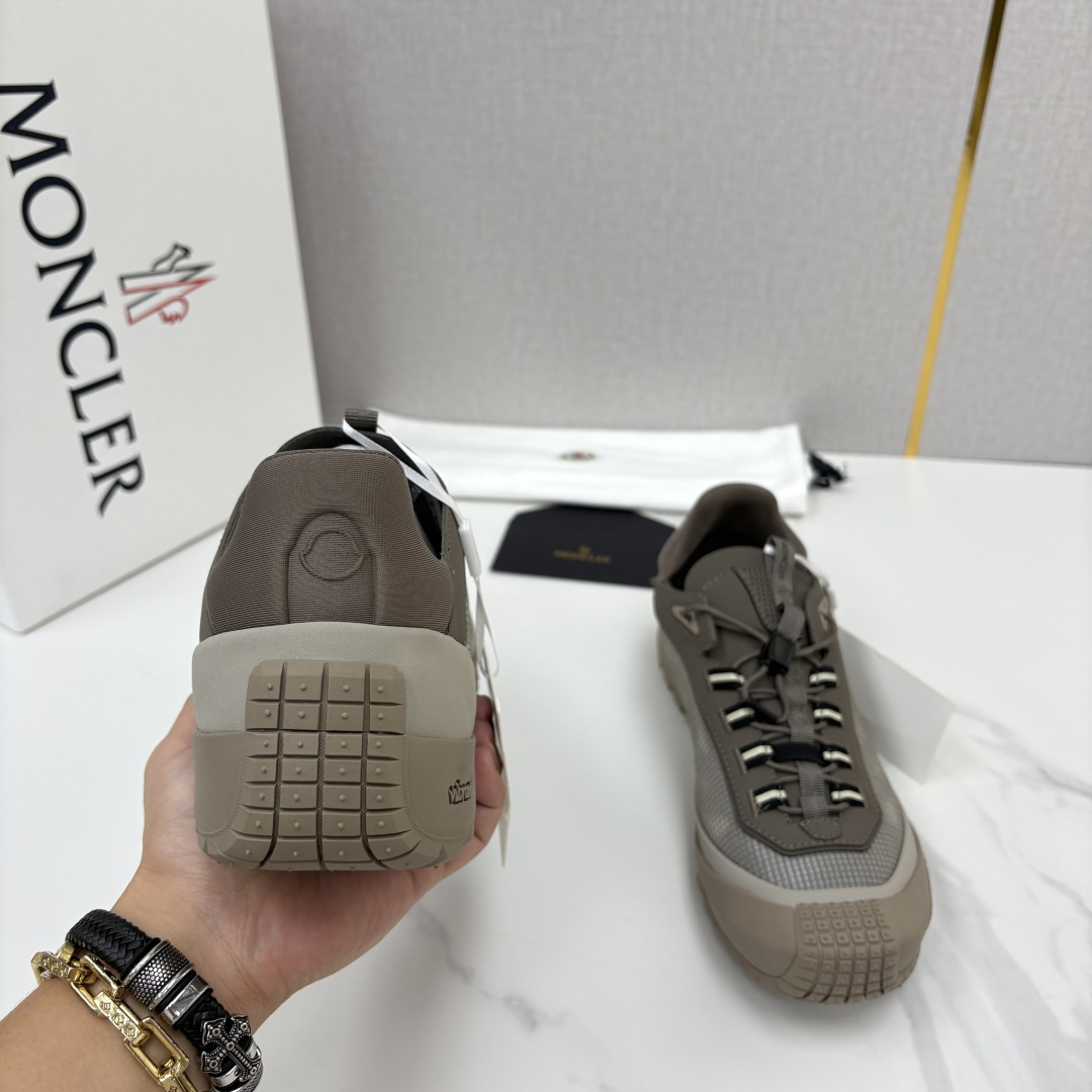 💋💍Moncle* 蒙-口 新品上新 男士运动鞋 官方 此款套穿式运动鞋的灵感源自品牌DNA,加衬元素源自 💋💍Moncle* 蒙-口 新品上新 男士运动鞋 官方 此款套穿式运动鞋的灵感源自品牌DNA,加衬元素源自