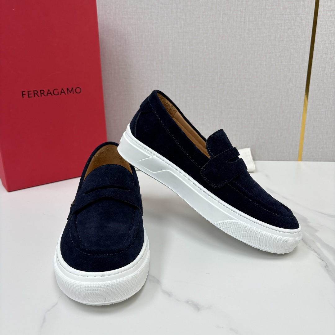 💋💍SF 菲拉~ 新款异型嵌饰休闲鞋乐福鞋 官方 6,780 这款休闲乐福鞋风格低调,简约纯色横杠设计搭配 💋💍SF 菲拉~ 新款异型嵌饰休闲鞋乐福鞋 官方 6,780 这款休闲乐福鞋风格低调,简约纯色横杠设计搭配