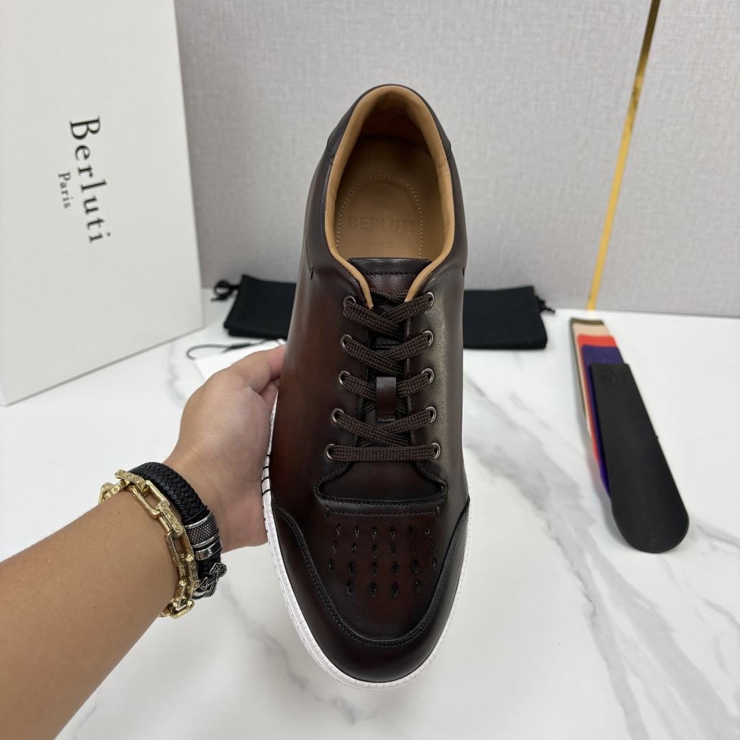 💋💍Berlut* 布鲁提 play time 休闲运动鞋板鞋 法式绅士轻奢代表作,将品牌标志性Scritto手 💋💍Berlut* 布鲁提 play time 休闲运动鞋板鞋 法式绅士轻奢代表作,将品牌标志性Scritto手