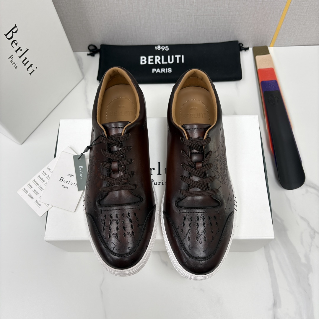 💋💍Berlut* 布鲁提 play time 休闲运动鞋板鞋 法式绅士轻奢代表作,将品牌标志性Scritto手 💋💍Berlut* 布鲁提 play time 休闲运动鞋板鞋 法式绅士轻奢代表作,将品牌标志性Scritto手