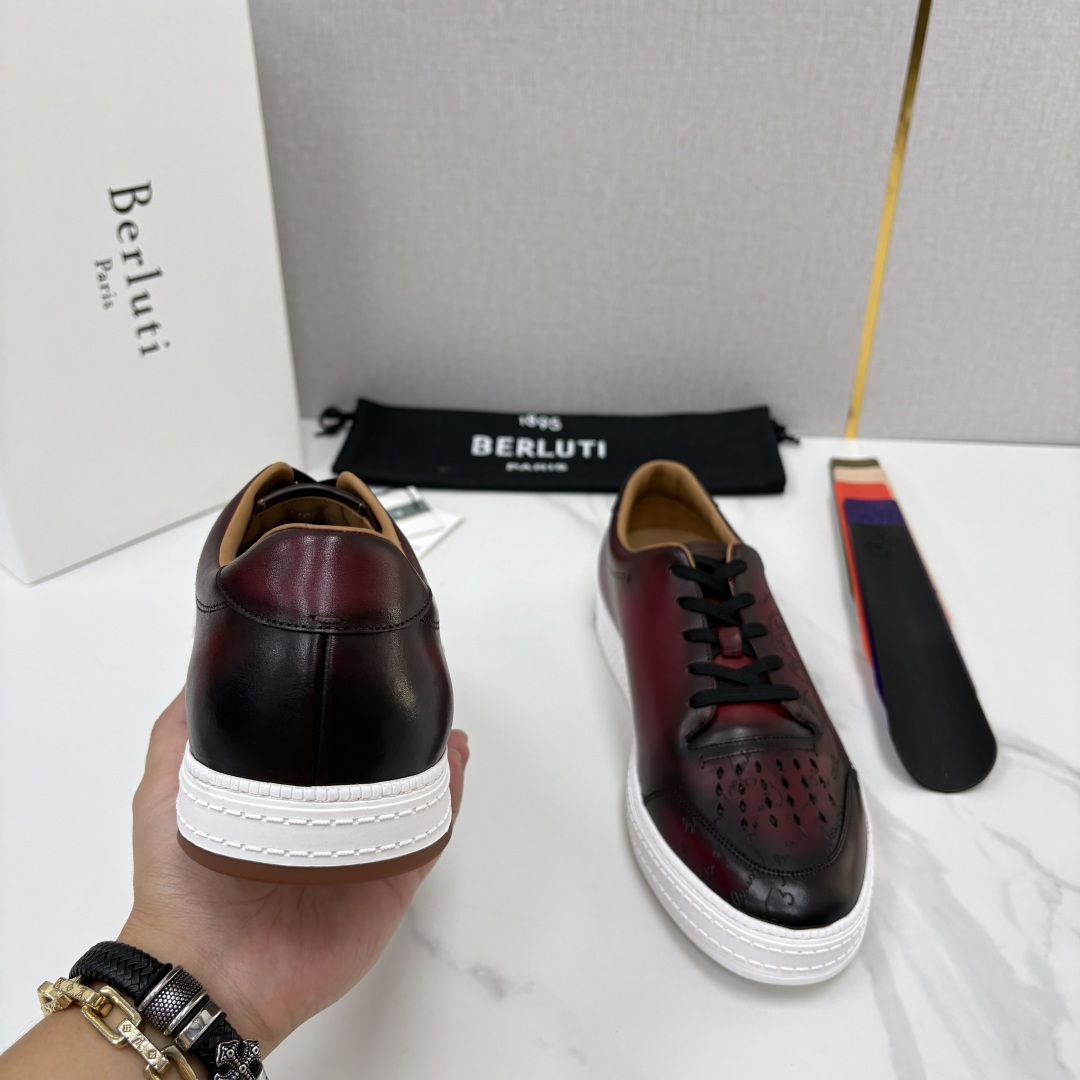 💋💍Berlut* 布鲁提 play time 休闲运动鞋板鞋 法式绅士轻奢代表作,将品牌标志性Scritto手 💋💍Berlut* 布鲁提 play time 休闲运动鞋板鞋 法式绅士轻奢代表作,将品牌标志性Scritto手