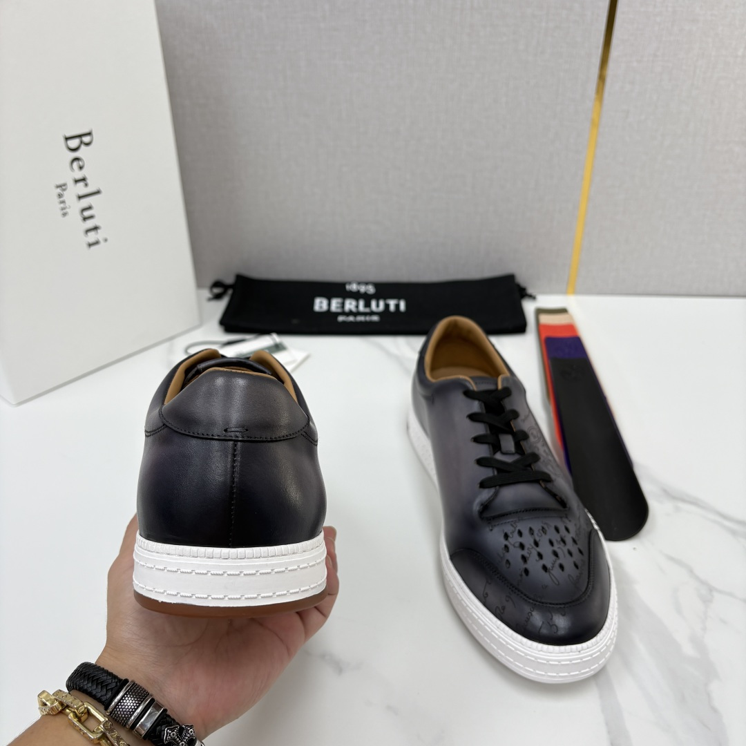 💋💍Berlut* 布鲁提 play time 休闲运动鞋板鞋 法式绅士轻奢代表作,将品牌标志性Scritto手 💋💍Berlut* 布鲁提 play time 休闲运动鞋板鞋 法式绅士轻奢代表作,将品牌标志性Scritto手