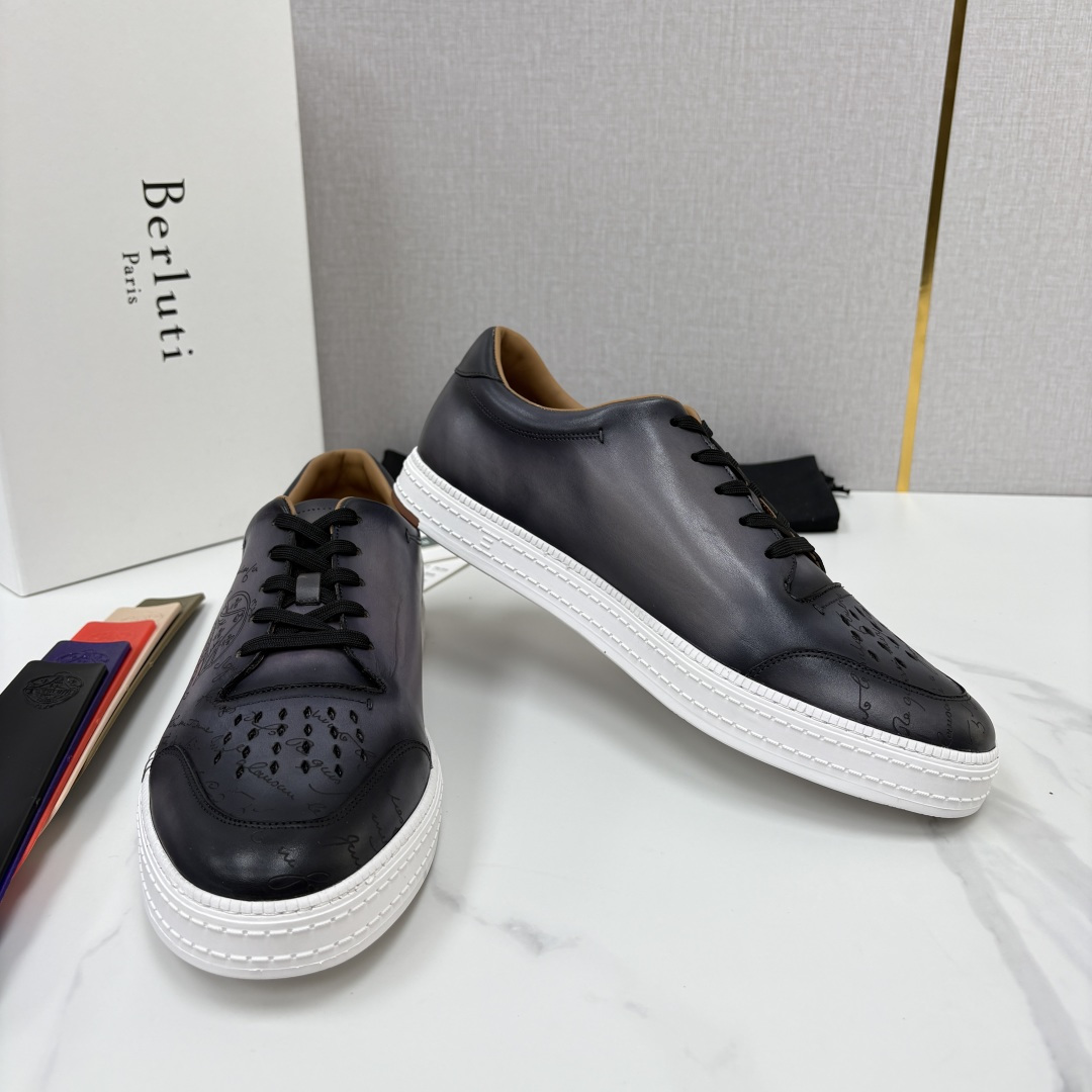 💋💍Berlut* 布鲁提 play time 休闲运动鞋板鞋 法式绅士轻奢代表作,将品牌标志性Scritto手 💋💍Berlut* 布鲁提 play time 休闲运动鞋板鞋 法式绅士轻奢代表作,将品牌标志性Scritto手