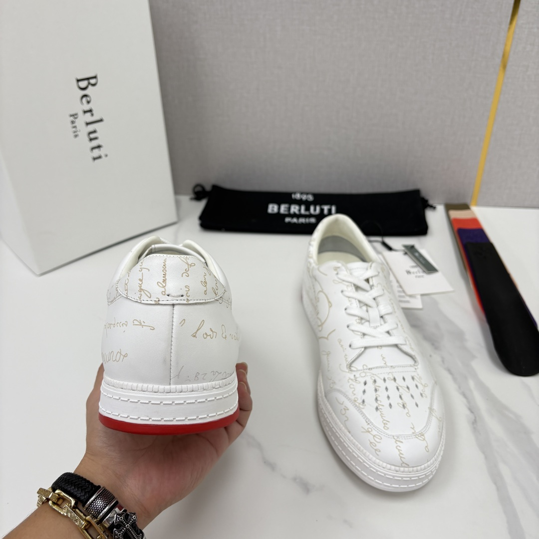 💋💍Berlut* 布鲁提 play time 休闲运动鞋板鞋 法式绅士轻奢代表作,将品牌标志性Scritto手 💋💍Berlut* 布鲁提 play time 休闲运动鞋板鞋 法式绅士轻奢代表作,将品牌标志性Scritto手