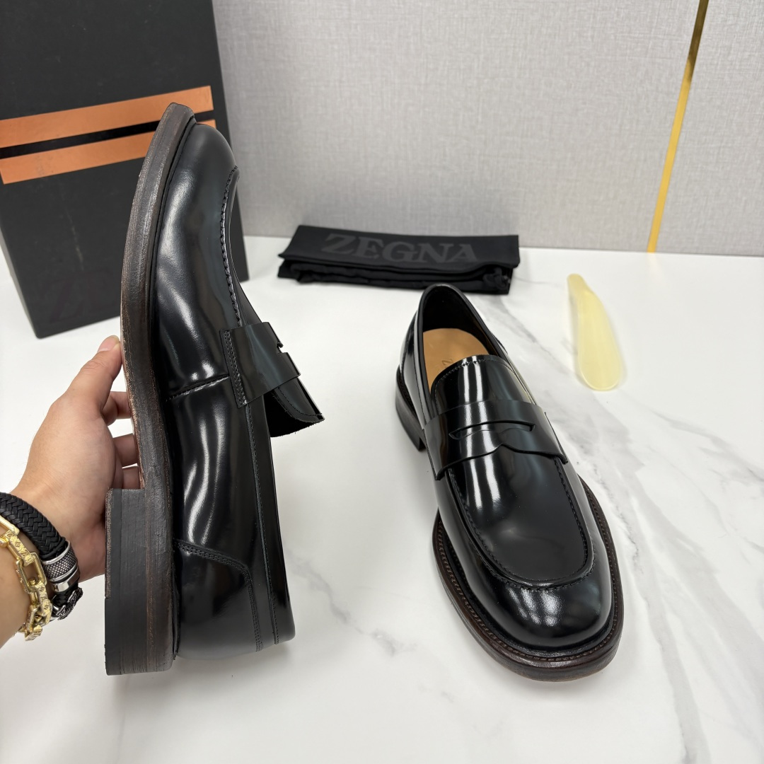 💋💍 Zegn* 杰尼~亚 新款水洗乐福鞋皮鞋 这款 Siena Flex 皮鞋 以开边珠擦色亮皮/牛皮精心制成,内里黑 💋💍 Zegn* 杰尼~亚 新款水洗乐福鞋皮鞋 这款 Siena Flex 皮鞋 以开边珠擦色亮皮/牛皮精心制成,内里黑