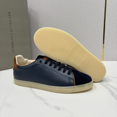 💋💍BC家 Brunello Cucinell* 低调奢华款 新品男款板鞋出货! 此款平底运动鞋面料采用意大利进口 💋💍BC家 Brunello Cucinell* 低调奢华款 新品男款板鞋出货! 此款平底运动鞋面料采用意大利进口