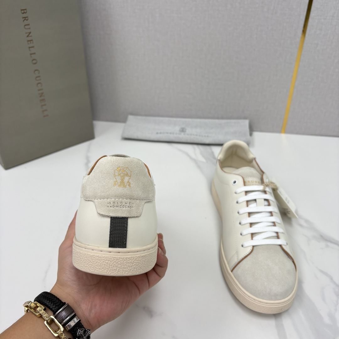 💋💍BC家 Brunello Cucinell* 低调奢华款 新品男款板鞋出货! 此款平底运动鞋面料采用意大利进口 💋💍BC家 Brunello Cucinell* 低调奢华款 新品男款板鞋出货! 此款平底运动鞋面料采用意大利进口