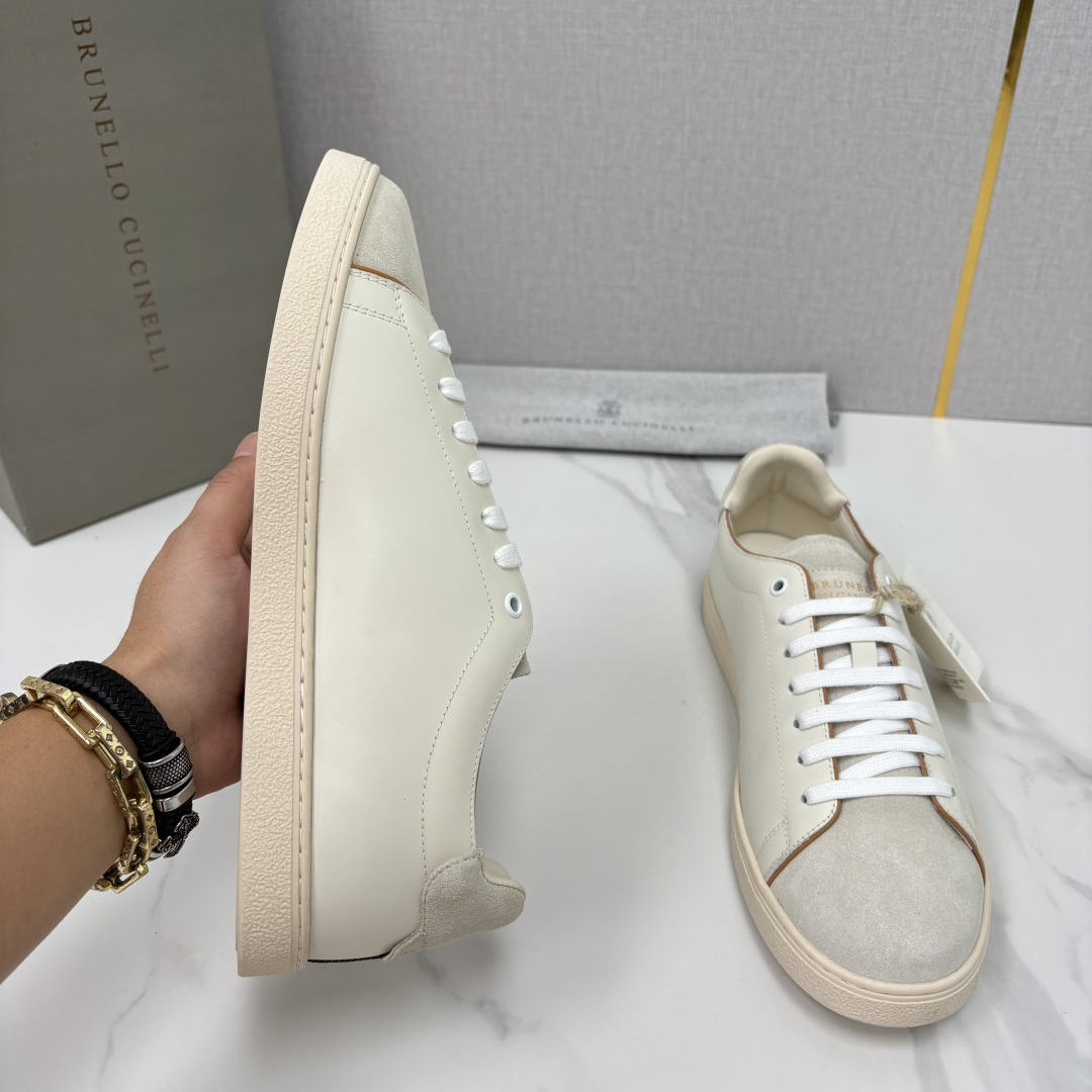 💋💍BC家 Brunello Cucinell* 低调奢华款 新品男款板鞋出货! 此款平底运动鞋面料采用意大利进口 💋💍BC家 Brunello Cucinell* 低调奢华款 新品男款板鞋出货! 此款平底运动鞋面料采用意大利进口