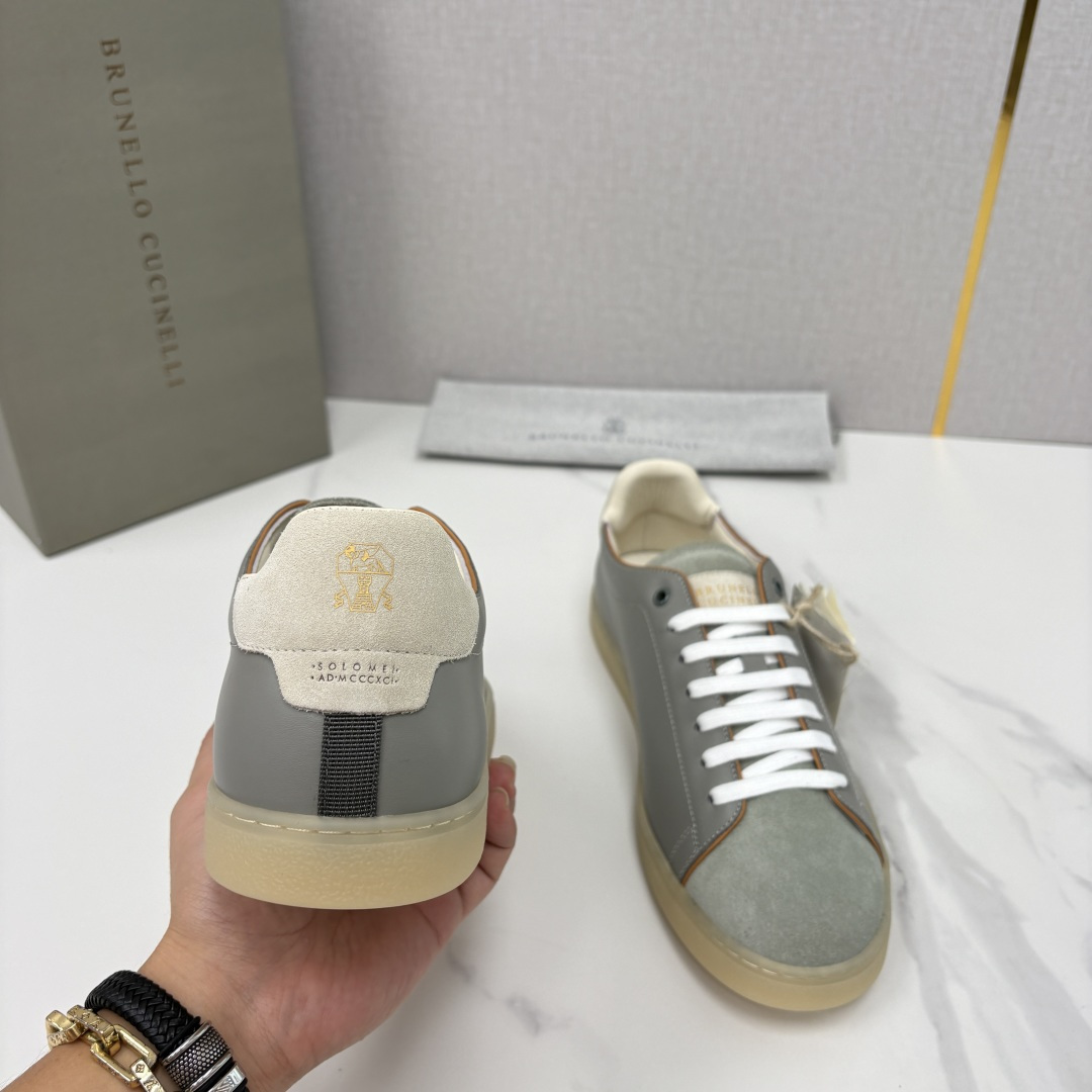 💋💍BC家 Brunello Cucinell* 低调奢华款 新品男款板鞋出货! 此款平底运动鞋面料采用意大利进口 💋💍BC家 Brunello Cucinell* 低调奢华款 新品男款板鞋出货! 此款平底运动鞋面料采用意大利进口