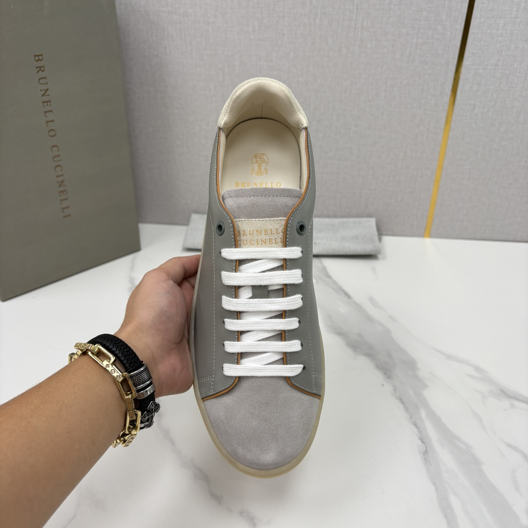 💋💍BC家 Brunello Cucinell* 低调奢华款 新品男款板鞋出货! 此款平底运动鞋面料采用意大利进口 💋💍BC家 Brunello Cucinell* 低调奢华款 新品男款板鞋出货! 此款平底运动鞋面料采用意大利进口