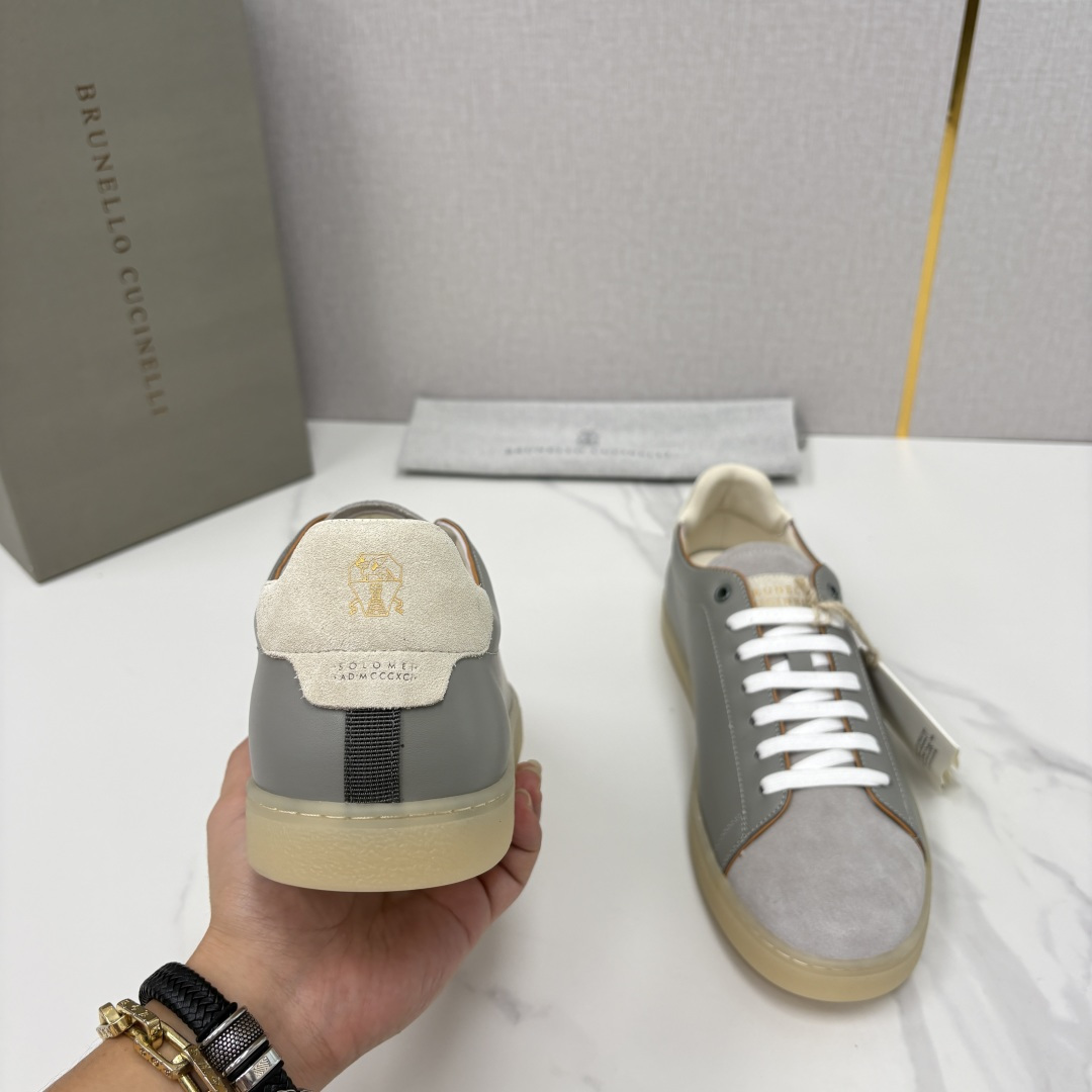 💋💍BC家 Brunello Cucinell* 低调奢华款 新品男款板鞋出货! 此款平底运动鞋面料采用意大利进口 💋💍BC家 Brunello Cucinell* 低调奢华款 新品男款板鞋出货! 此款平底运动鞋面料采用意大利进口