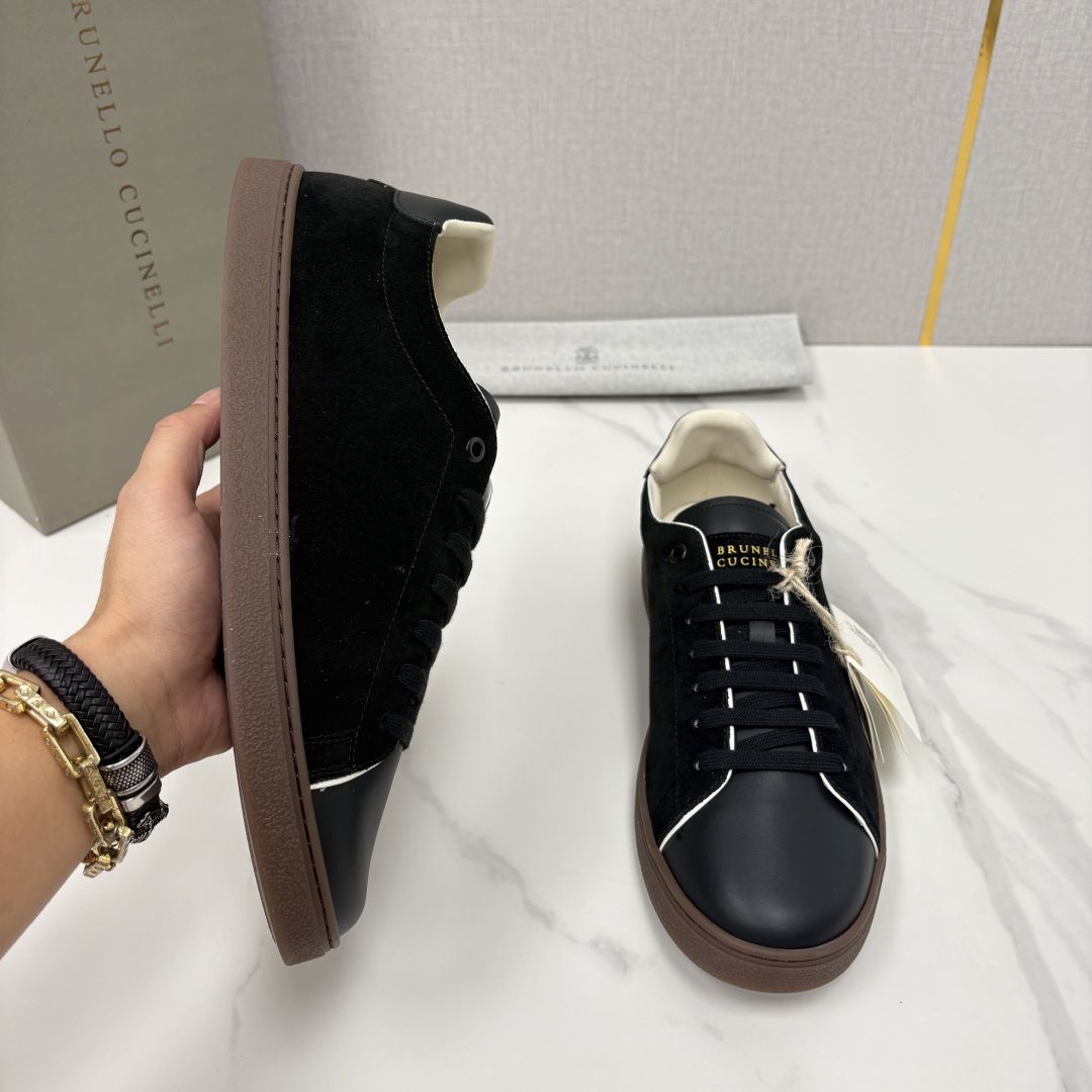 💋💍BC家 Brunello Cucinell* 低调奢华款 新品男款板鞋出货! 此款平底运动鞋面料采用意大利进口 💋💍BC家 Brunello Cucinell* 低调奢华款 新品男款板鞋出货! 此款平底运动鞋面料采用意大利进口