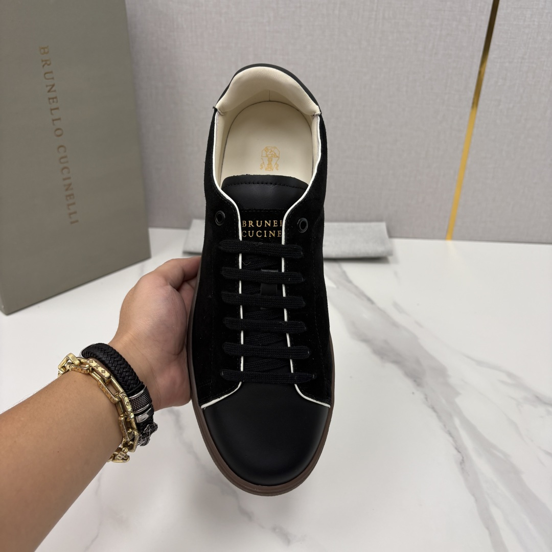 💋💍BC家 Brunello Cucinell* 低调奢华款 新品男款板鞋出货! 此款平底运动鞋面料采用意大利进口 💋💍BC家 Brunello Cucinell* 低调奢华款 新品男款板鞋出货! 此款平底运动鞋面料采用意大利进口