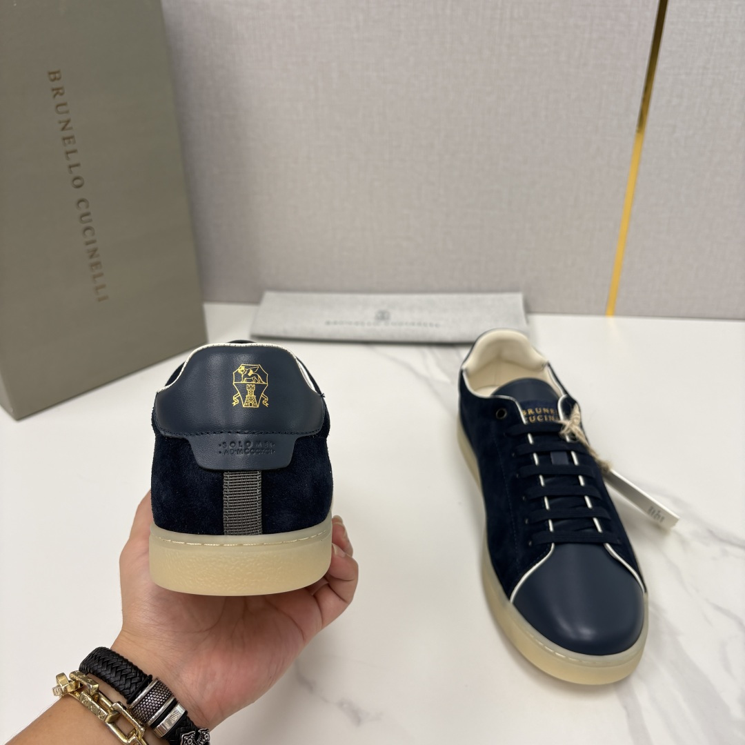 💋💍BC家 Brunello Cucinell* 低调奢华款 新品男款板鞋出货! 此款平底运动鞋面料采用意大利进口 💋💍BC家 Brunello Cucinell* 低调奢华款 新品男款板鞋出货! 此款平底运动鞋面料采用意大利进口