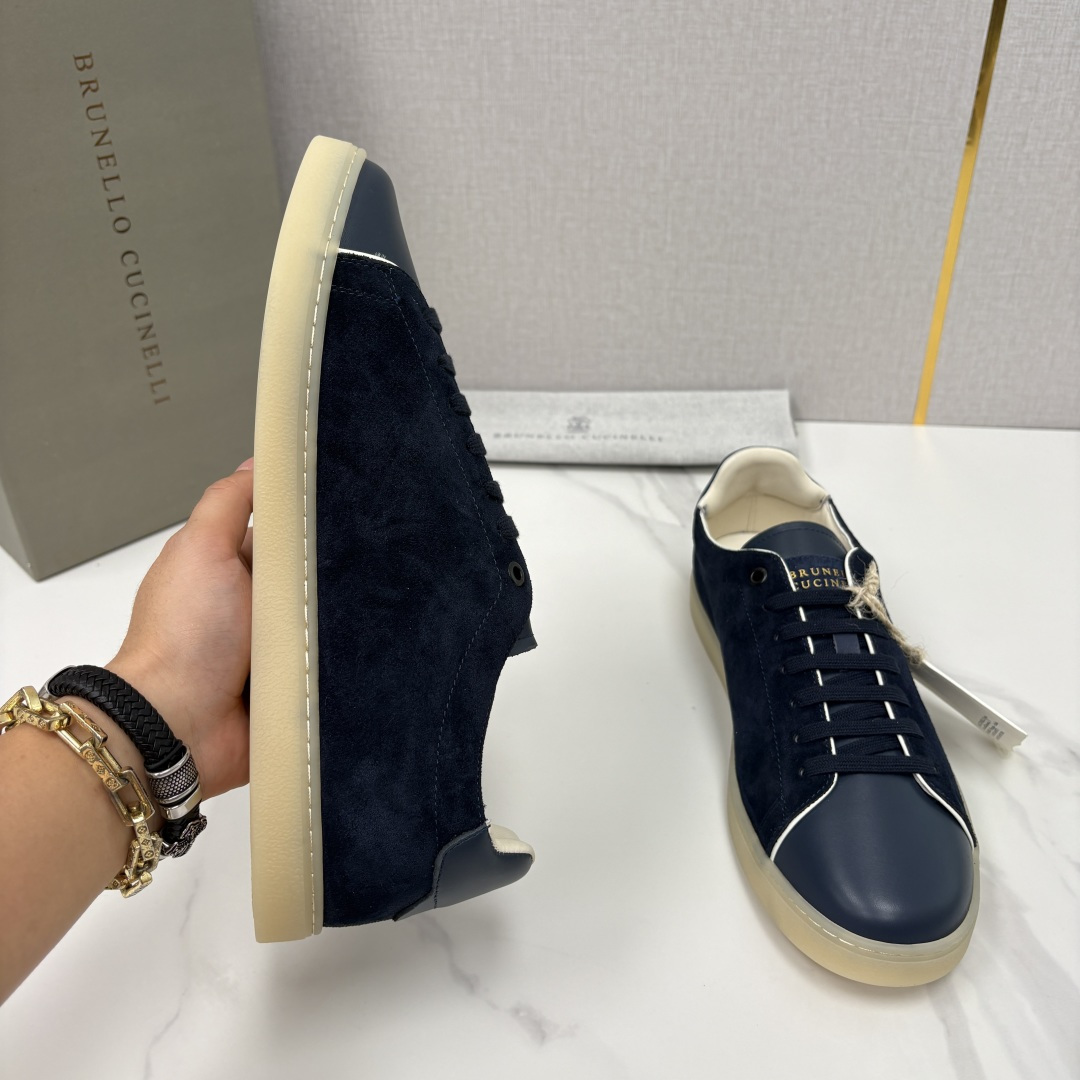 💋💍BC家 Brunello Cucinell* 低调奢华款 新品男款板鞋出货! 此款平底运动鞋面料采用意大利进口 💋💍BC家 Brunello Cucinell* 低调奢华款 新品男款板鞋出货! 此款平底运动鞋面料采用意大利进口